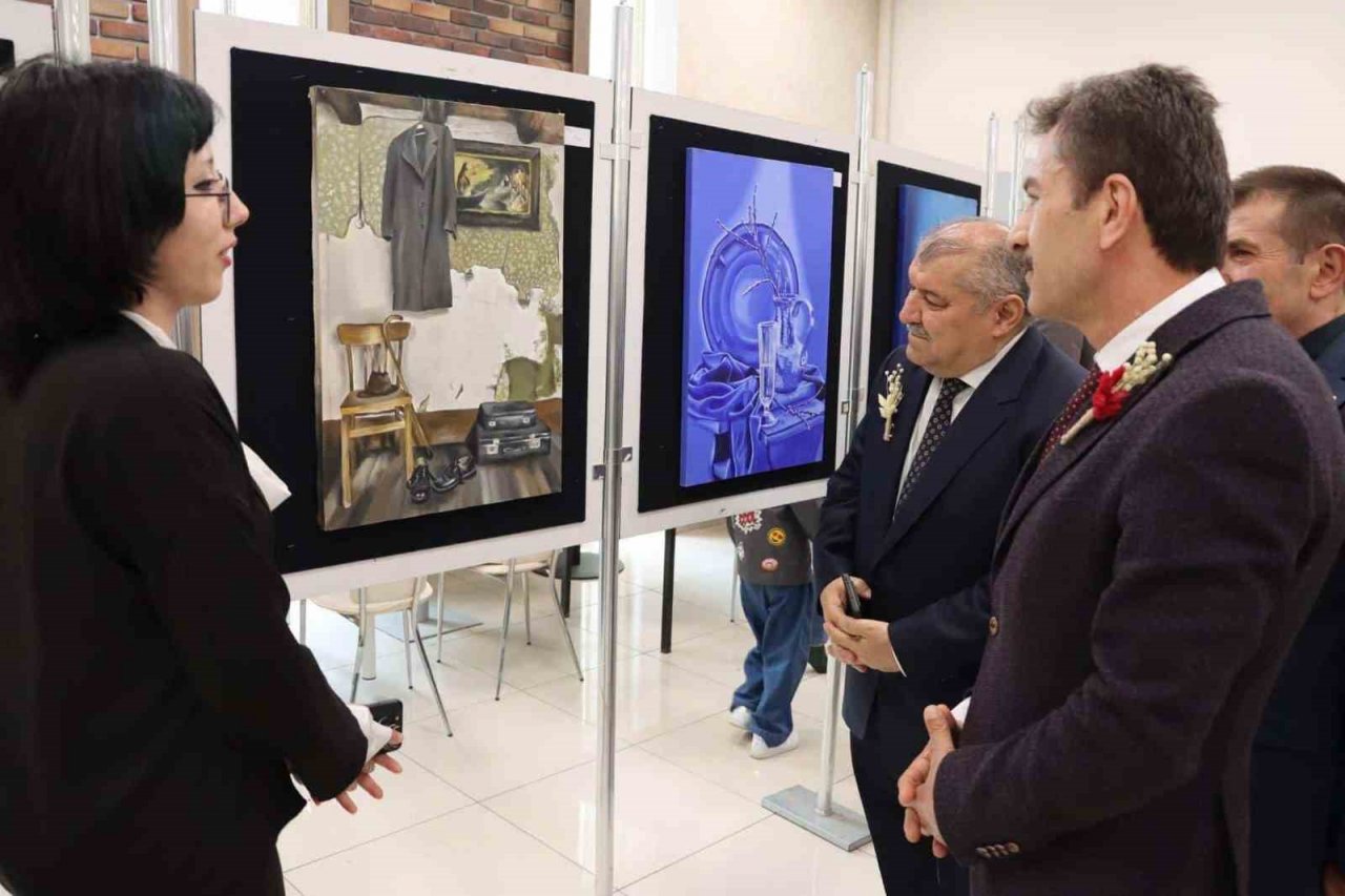 Öğrencilerden görsel sanatlar sergisi