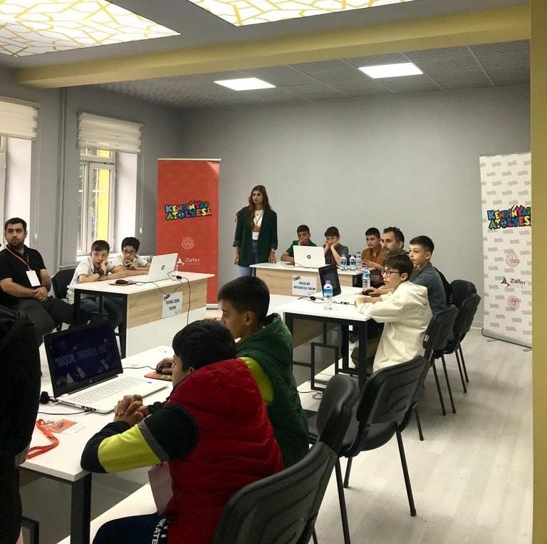 Çorumlu öğrenciler kodlama yarışmasında Türkiye 2’incisi oldu