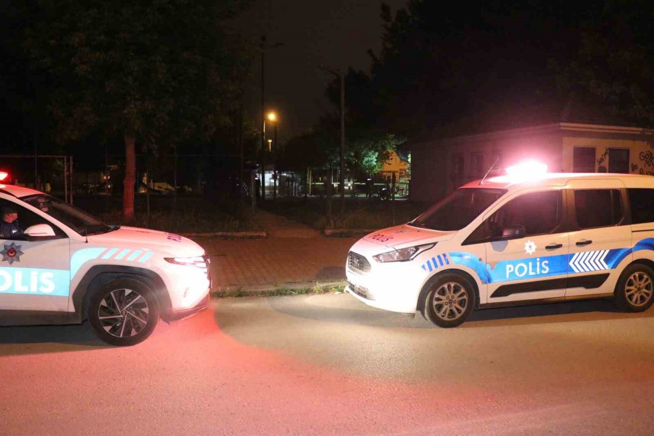 Parkta tartıştıkları kişiye kurşun yağdırıp kaçtılar