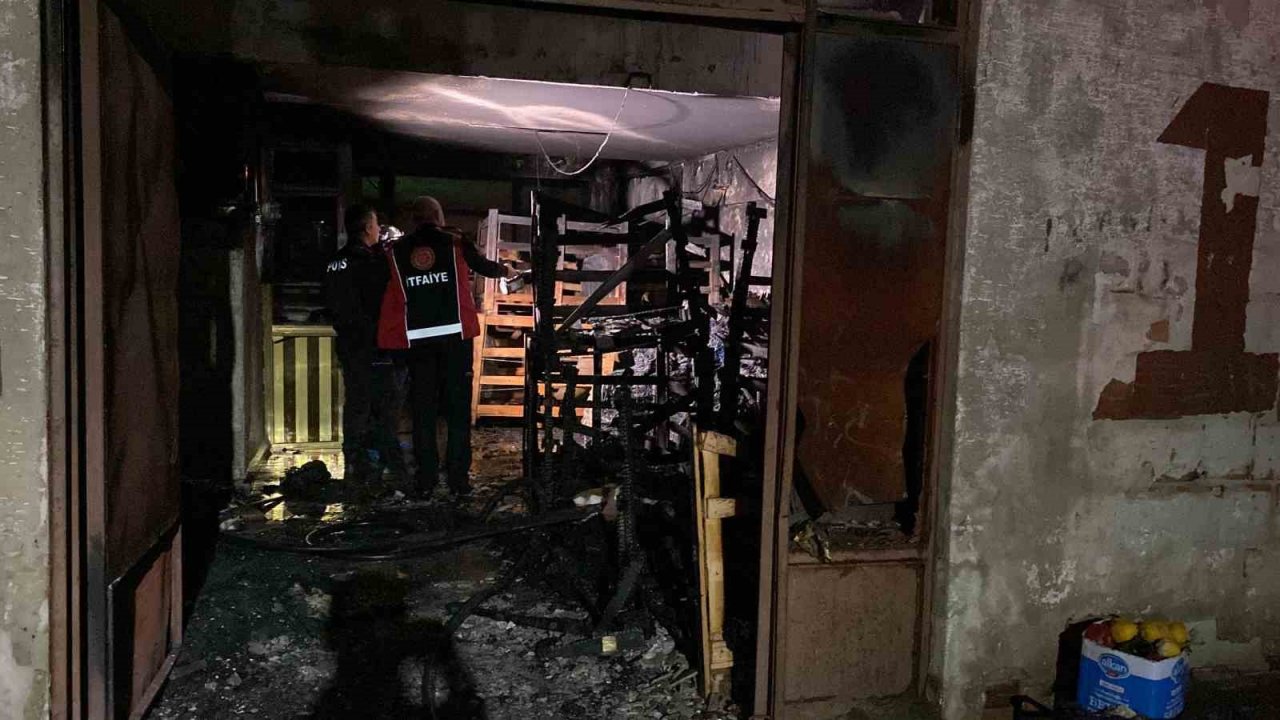 Sebze halindeki yangın paniğe neden oldu