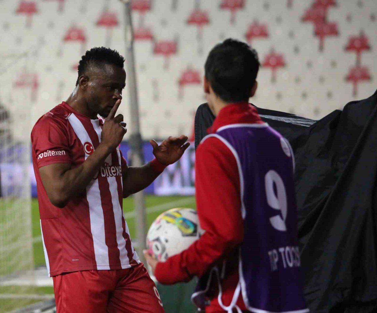 Sivasspor’da Leke James gol sayısını 4’e çıkardı