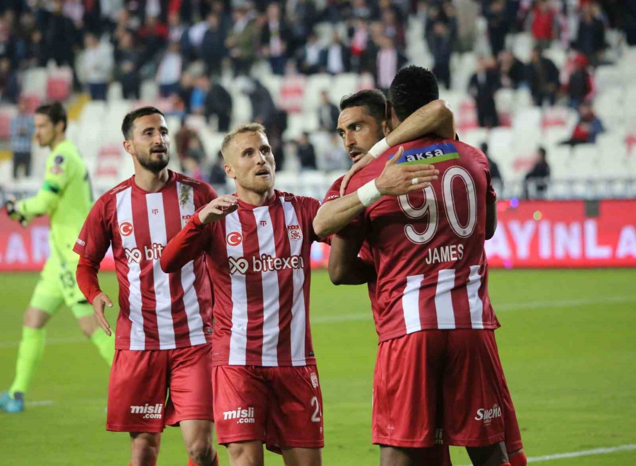 Sivasspor’da Leke James gol sayısını 4’e çıkardı