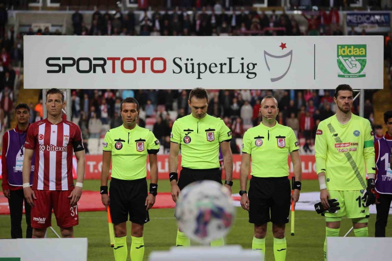 Spor Toto Süper Lig: DG Sivasspor: 1 - Konyaspor: 0 (İlk yarı)