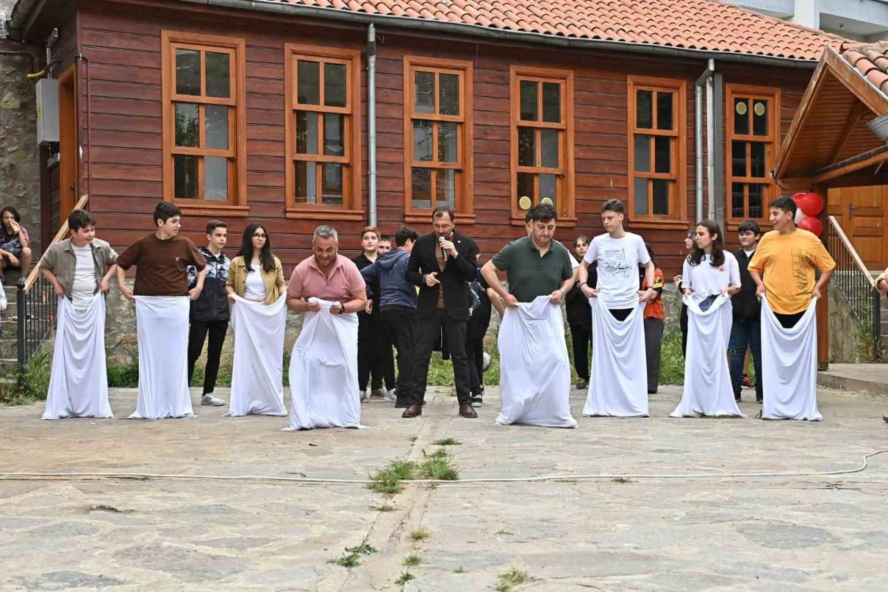 Bilgi Evi öğrencileri yıl sonu etkinliğinde doyasıya eğlendi