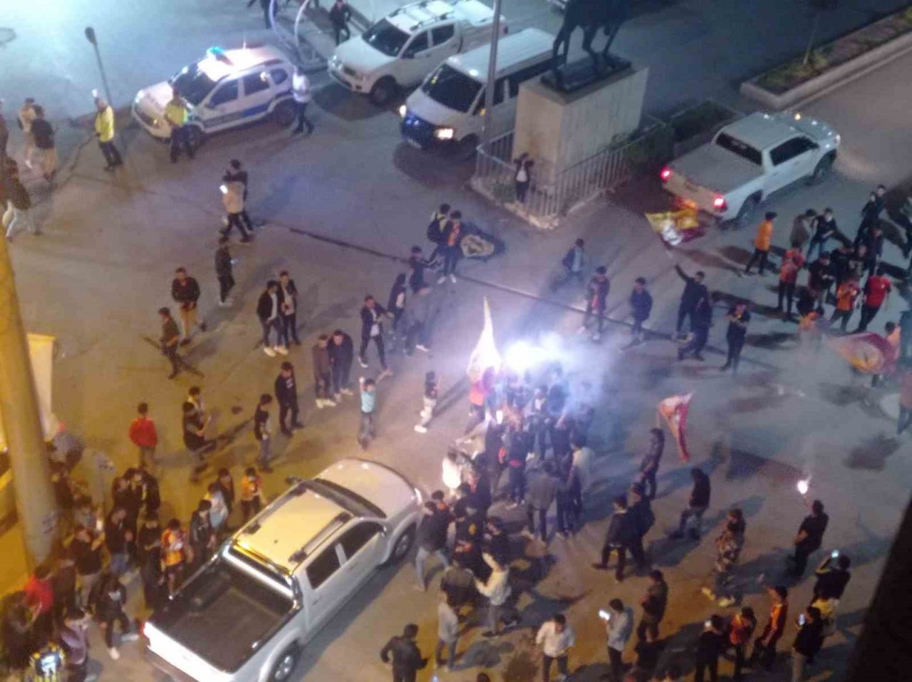 Galatasaray’ın şampiyonluğu Hakkari’de coşkuyla kutlandı