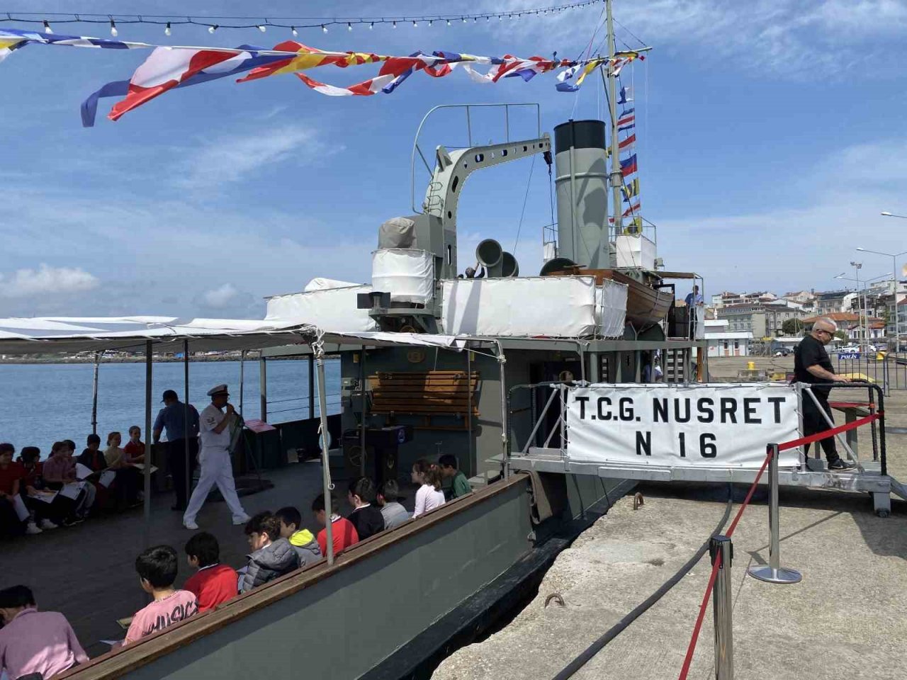 TCG Nusret Gemisi Sinop’ta sergilendi