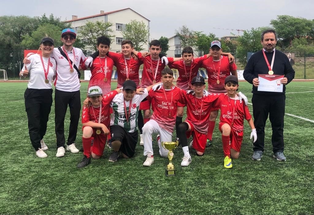 Okulun ‘beyzbol’ başarısı