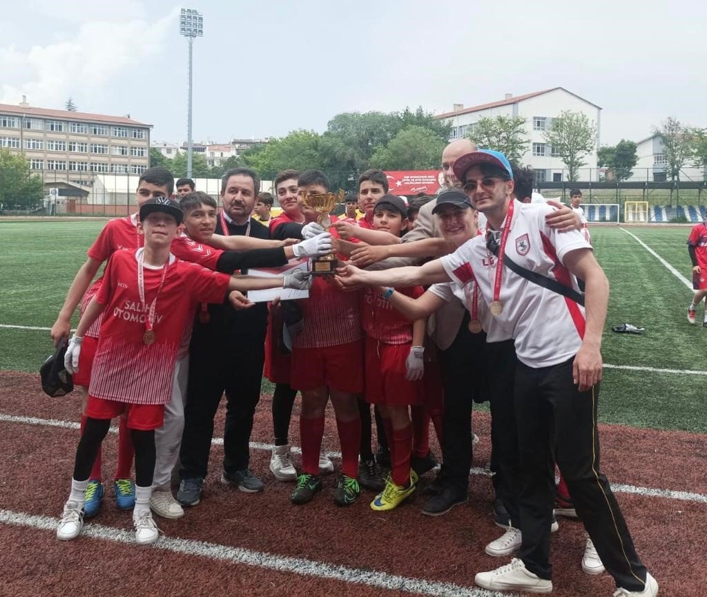 Okulun ‘beyzbol’ başarısı