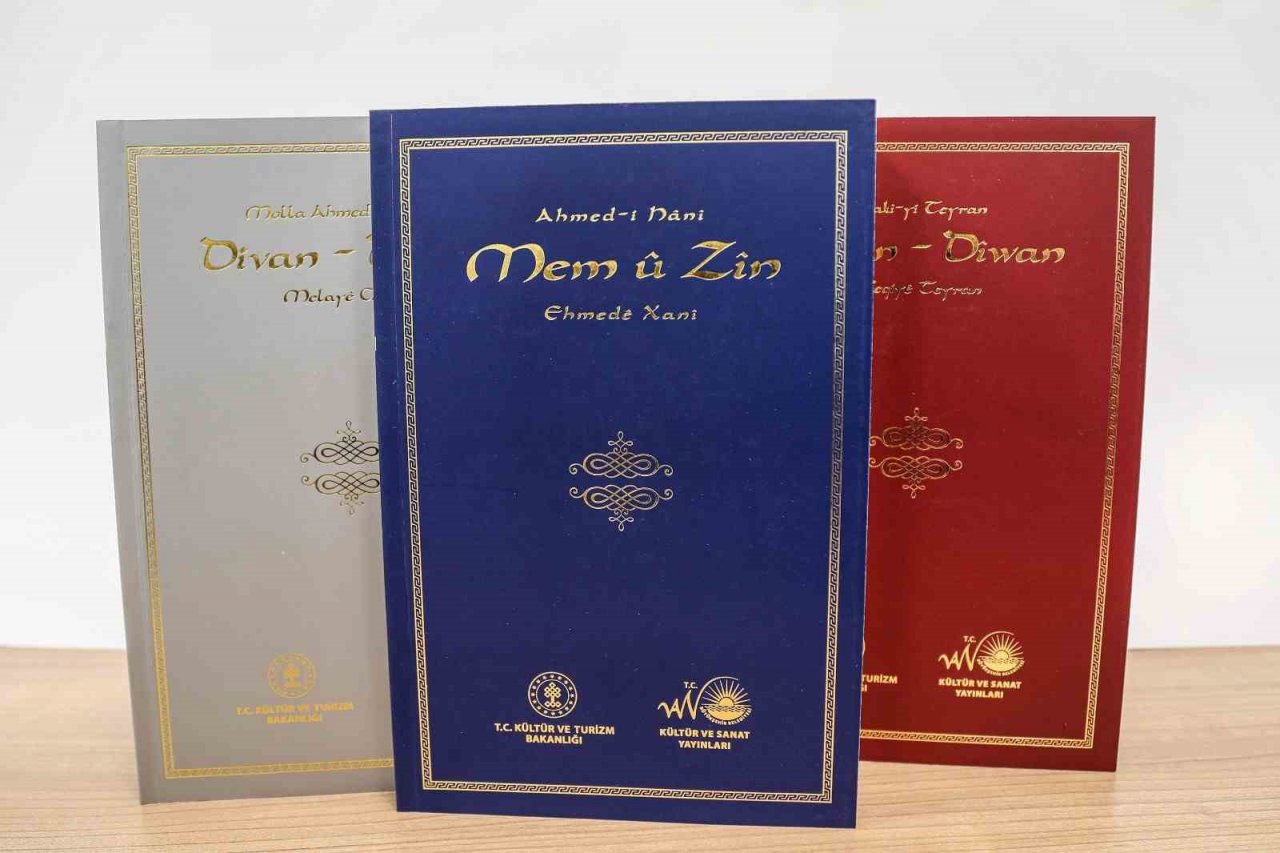 Van’da Kürt edebiyatının 3 önemli eserinin basımı yapıldı