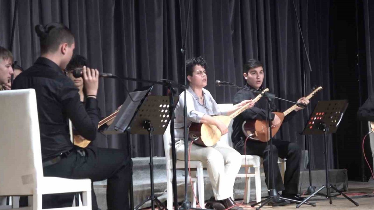 Yalova Güzel Sanatlar Lisesi öğrencilerinden müzik ziyafeti