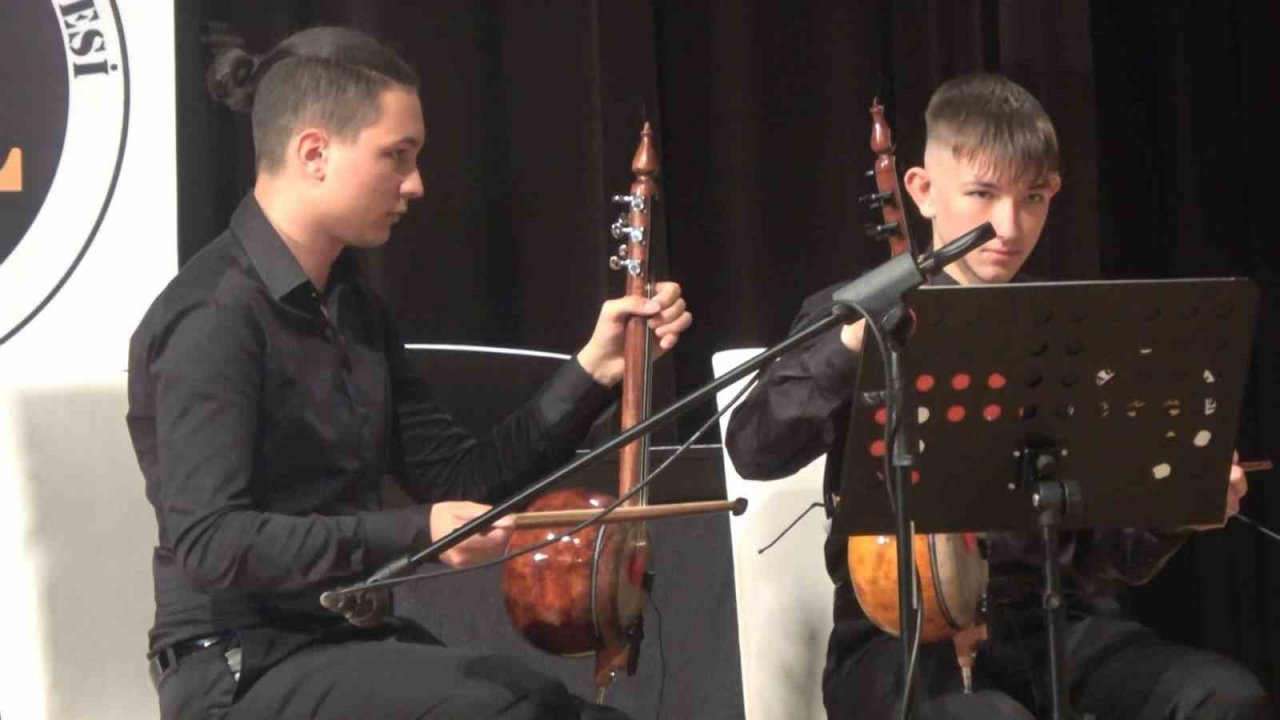 Yalova Güzel Sanatlar Lisesi öğrencilerinden müzik ziyafeti
