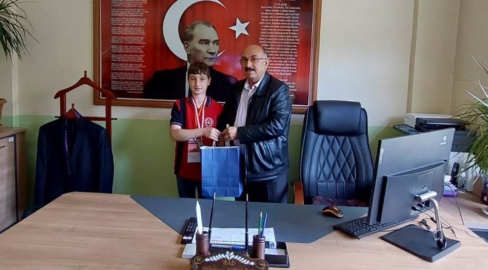 Çorumlu öğrenciler kodlama yarışmasında Türkiye 2’incisi oldu