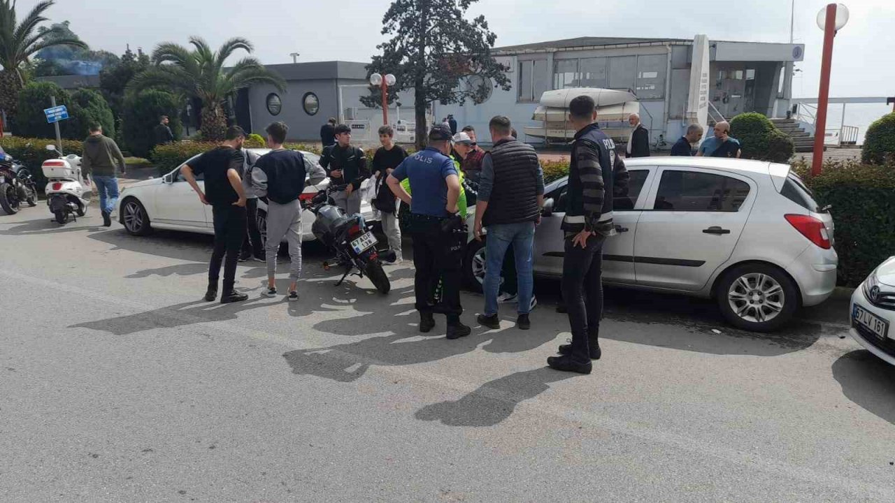 Karadeniz Ereğli’de motosikletle araç çarpıştı: 1 yaralı