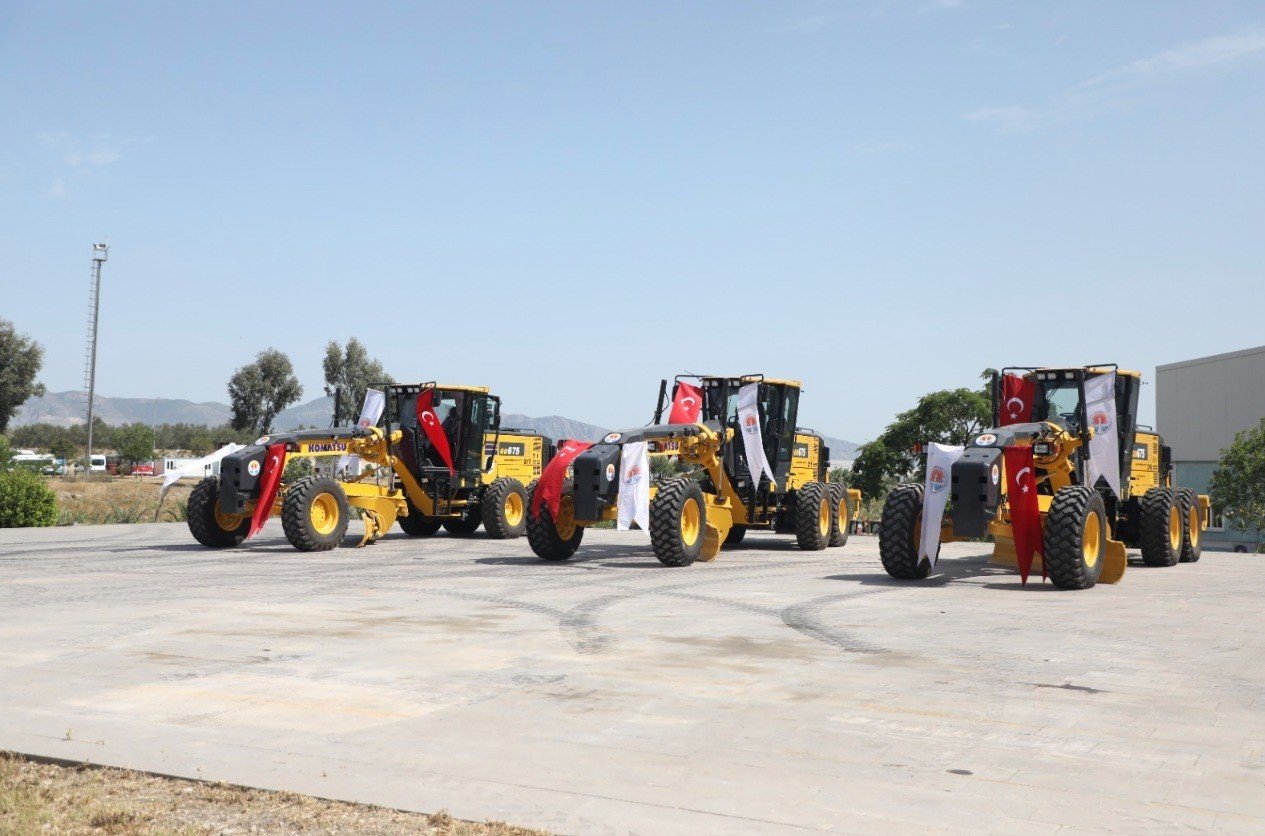 Adana Büyükşehir, iş makinesi filosunu güçlendirdi