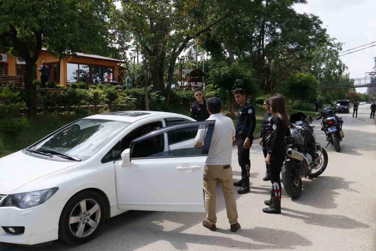 Adana polisinin ’şok uygulamaları’nda bin 287 adet ruhsatsız silah ele geçirildi