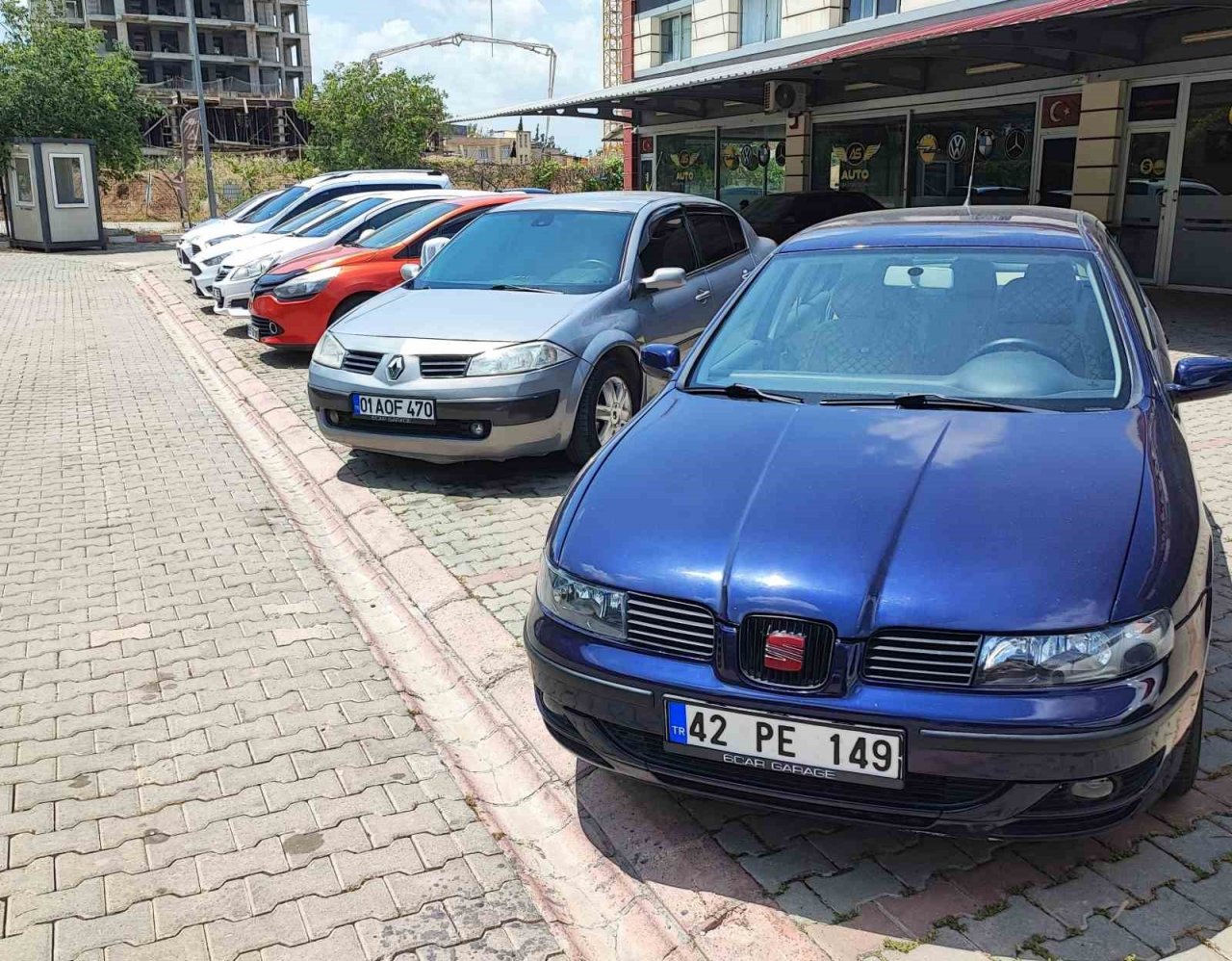 Kiralama ve ikinci el satışı yapan firmalar, bayilerin sıfır araç stoklamasından şikayetçi