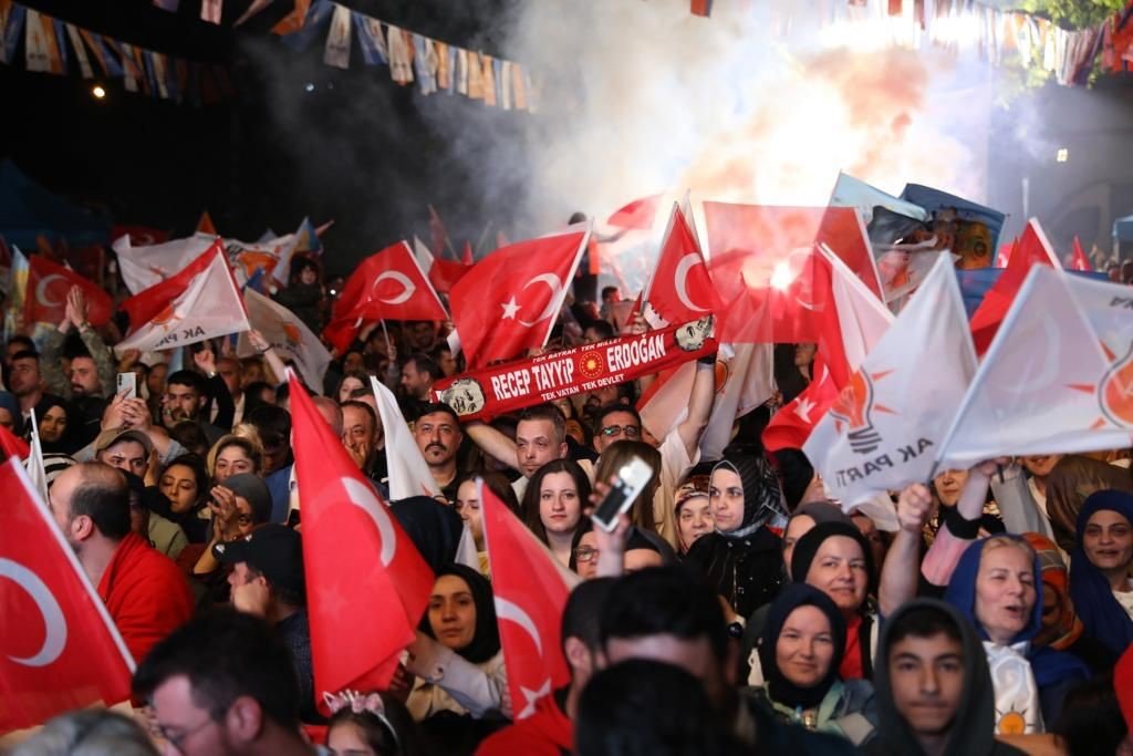 AK Parti’ye ilk hayırlı olsun şehit yakınları ve gazilerden