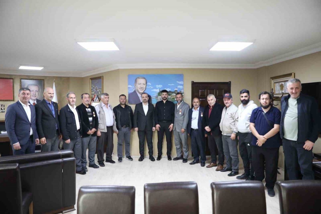AK Parti’ye ilk hayırlı olsun şehit yakınları ve gazilerden