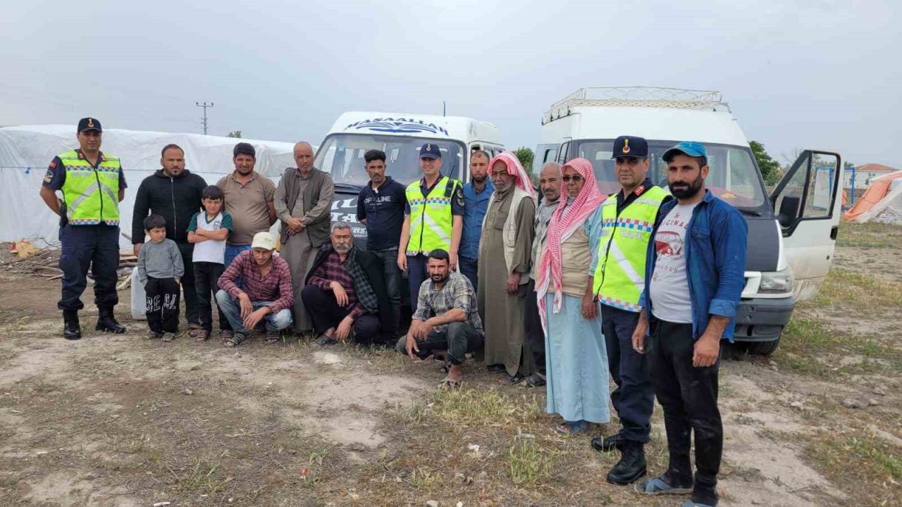 Jandarma trafik ekiplerinden tarım işçilerine trafik eğitimi