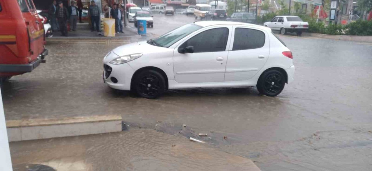 Koçarlı’da vatandaşlar sağanak yağışa karşı anonsla uyarıldı