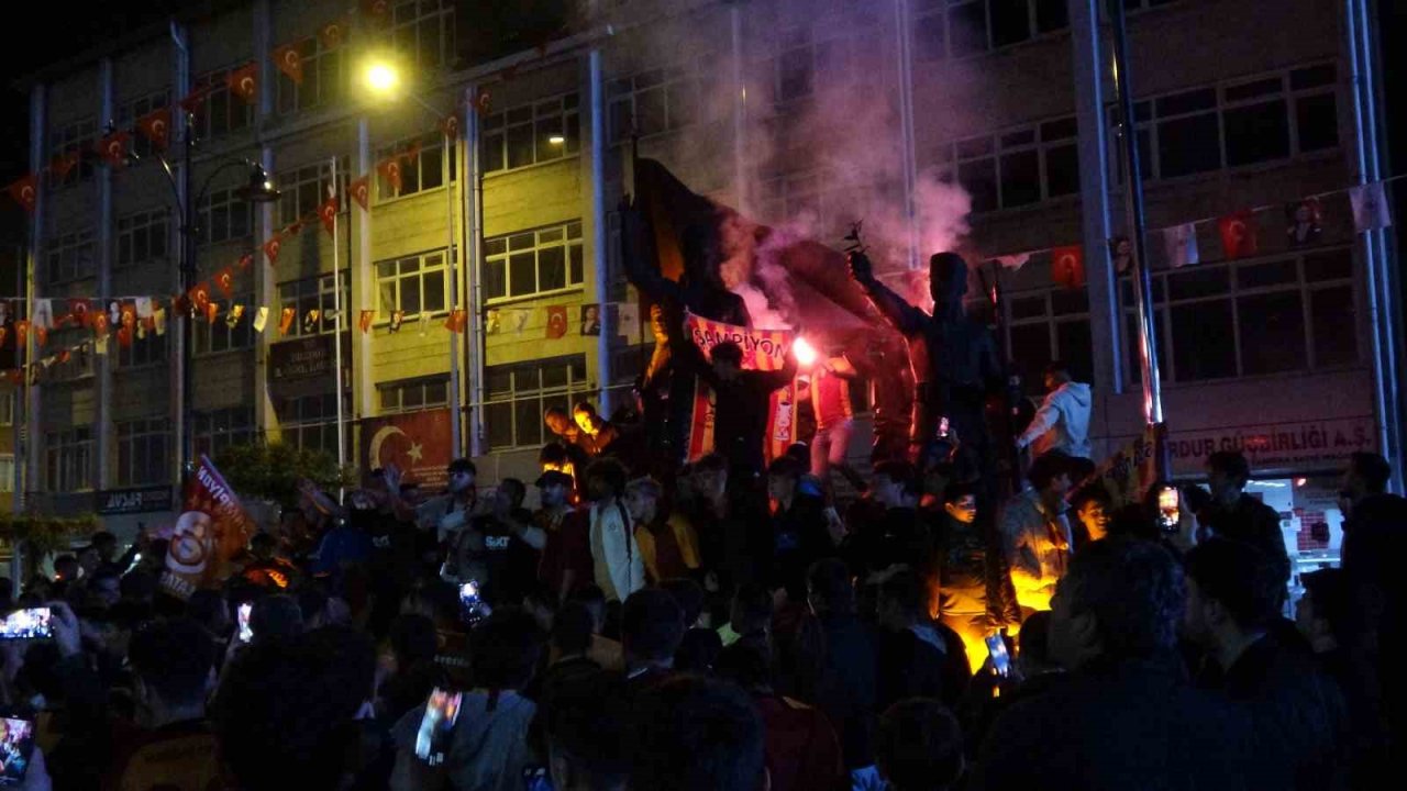 Burdur’da şampiyonluk kutlamaları az daha faciaya dönüşüyordu