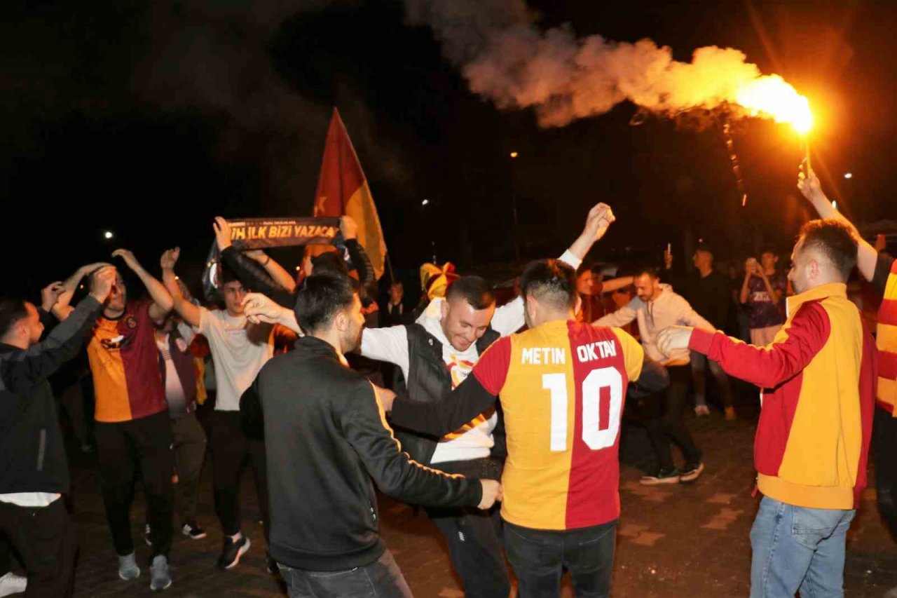 Galatasaray’ın şampiyonluğu Taşova’da coşkuyla kutlandı