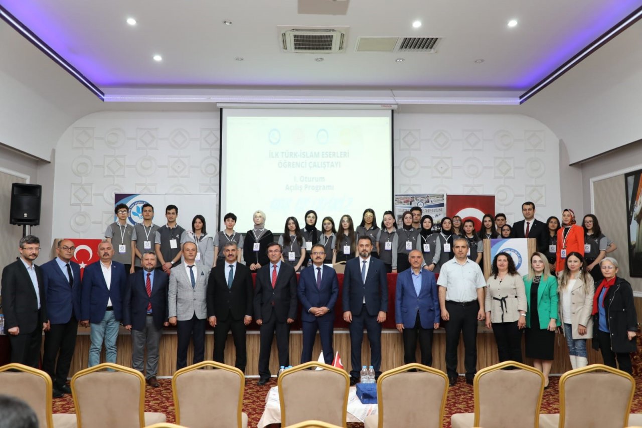 Rektör Çiftçi; “İlk Türk İslam eserleri, bu kaynaşmanın nadide örnekleridir”