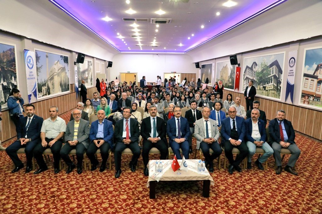 Rektör Çiftçi; “İlk Türk İslam eserleri, bu kaynaşmanın nadide örnekleridir”