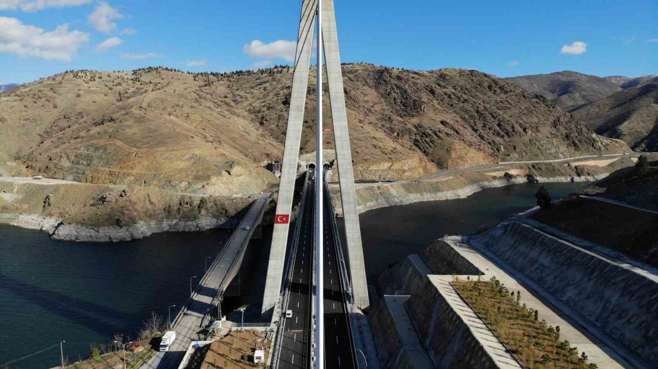 Kömürhan Köprüsü’nü 7 milyon 250 bin araç kullandı