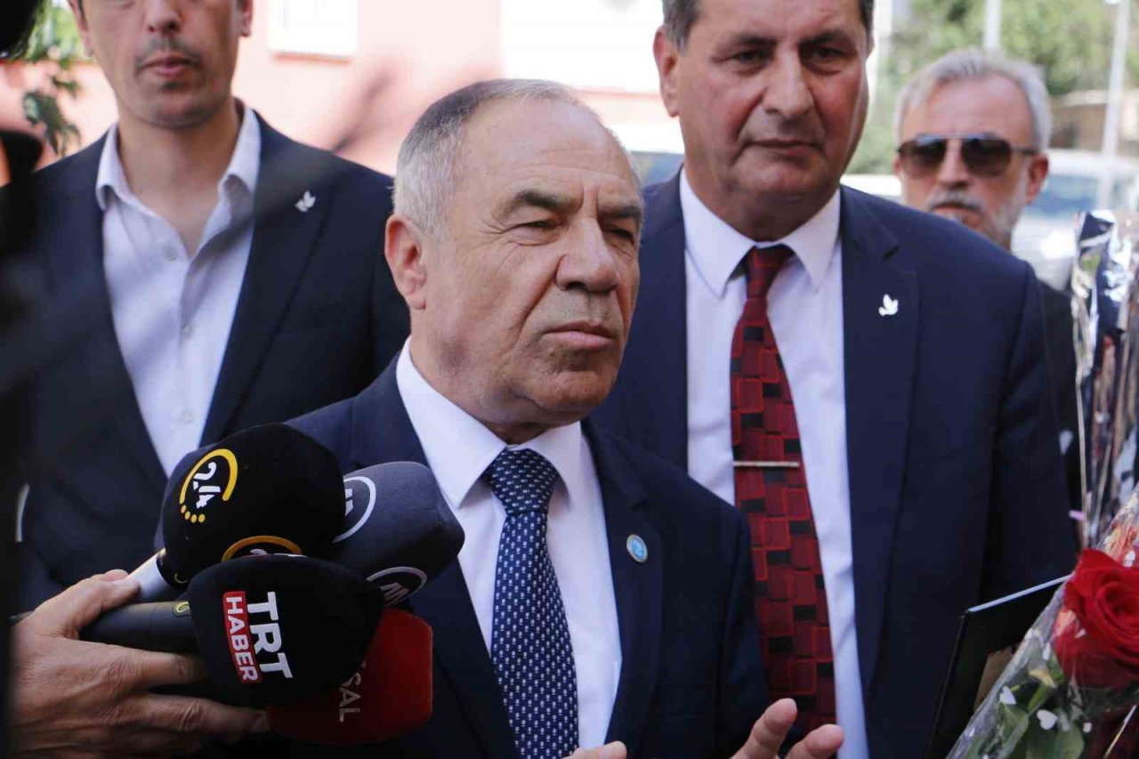 Cumhur İttifakı’nda yer alan DSP’den Diyarbakır annelerine ziyaret