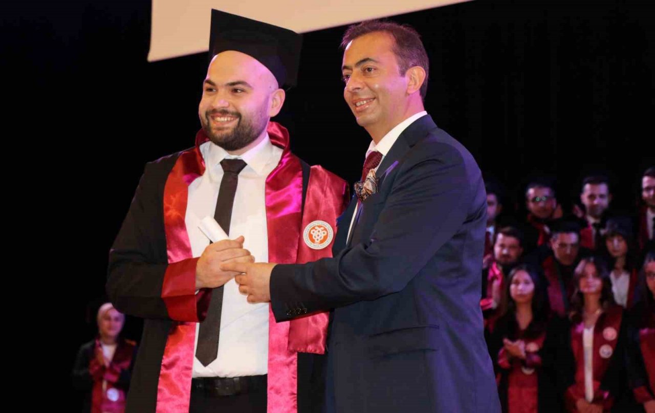 Tıbbiyelilerin mezuniyet coşkusu