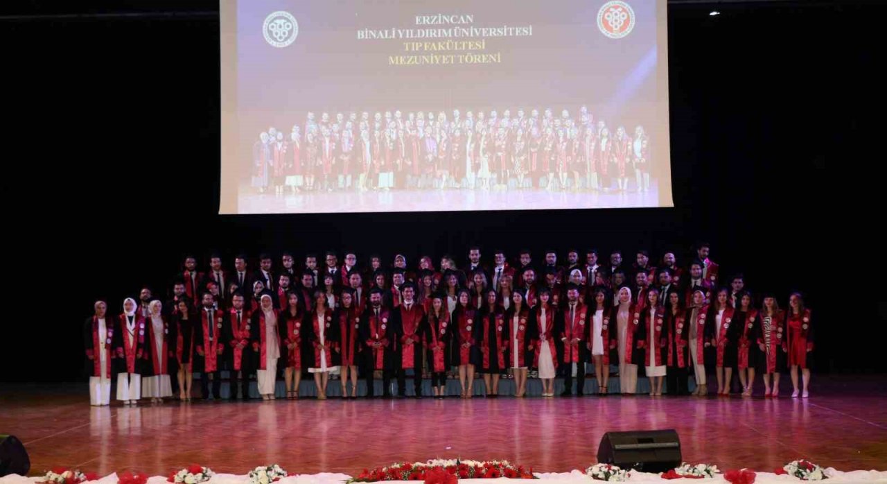 Tıbbiyelilerin mezuniyet coşkusu