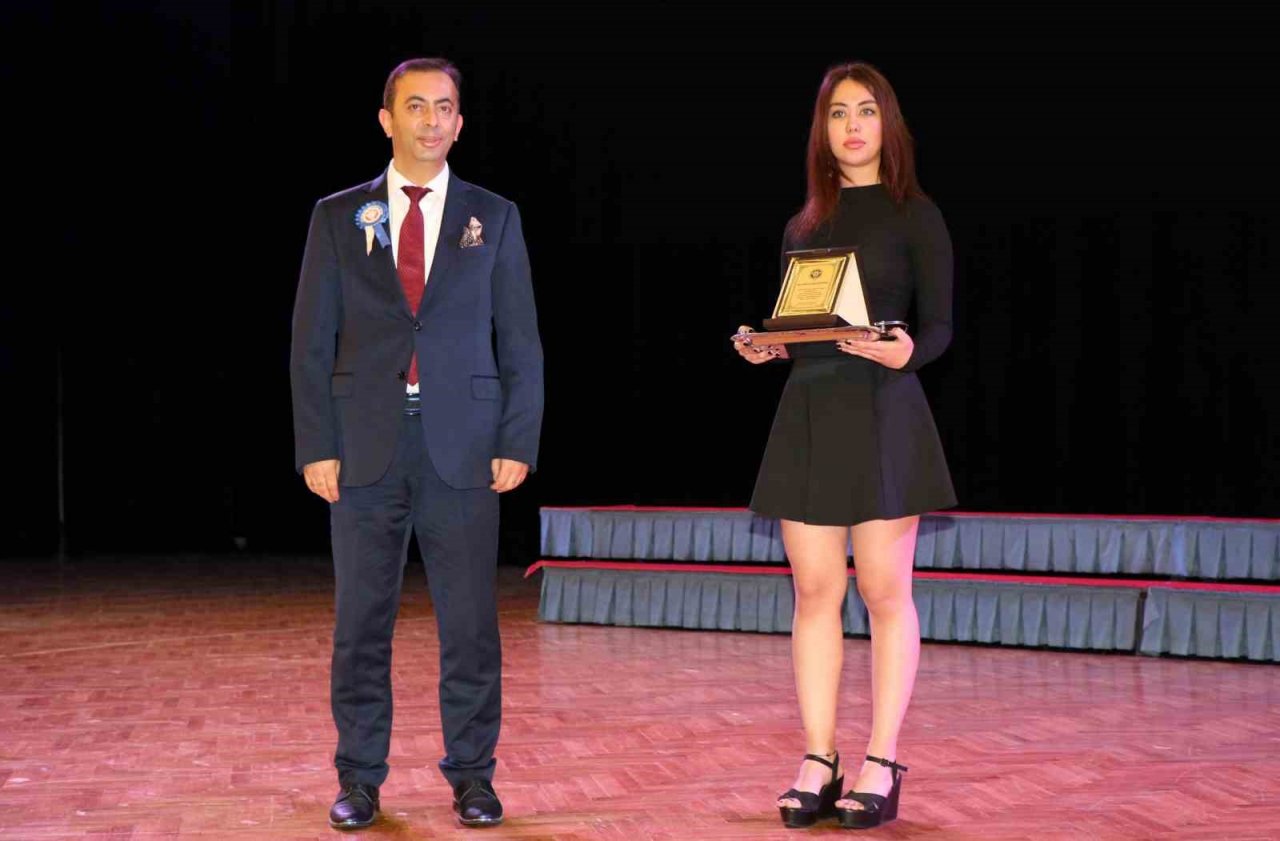 Tıbbiyelilerin mezuniyet coşkusu