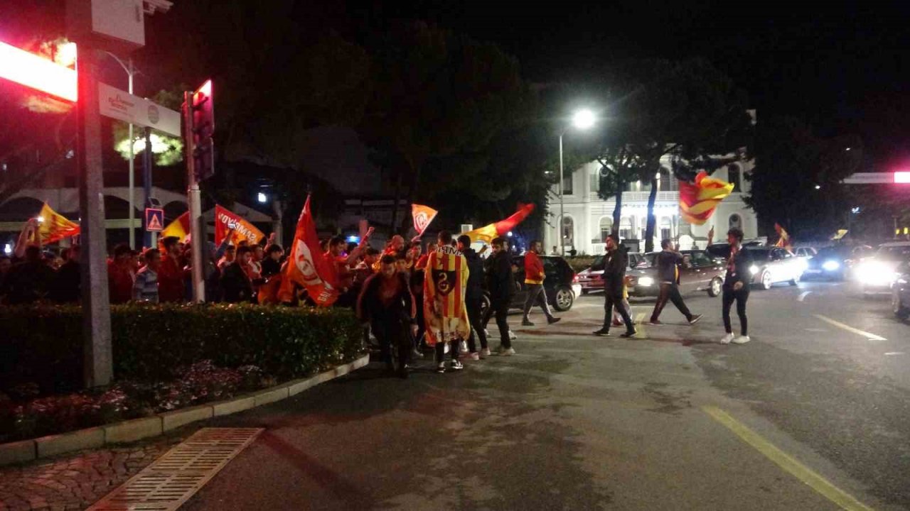 Menteşe’de Galatasaraylılardan şampiyonluk sevinci