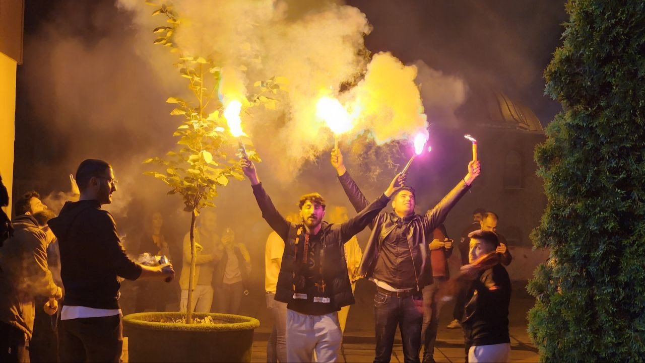 Galatasaraylılar Karabük’te şampiyonluğu doyasıya kutladı