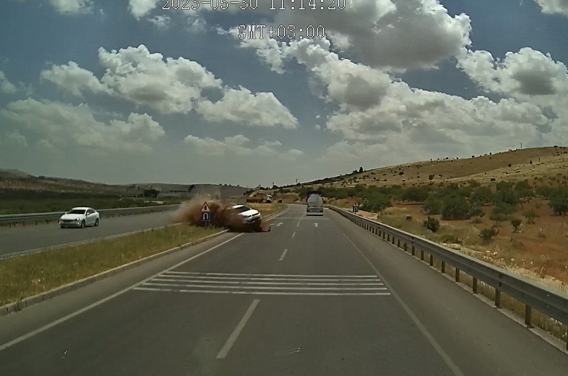 Çarşı ve mahalle bekçisinin öldüğü feci kaza kameraya yansıdı