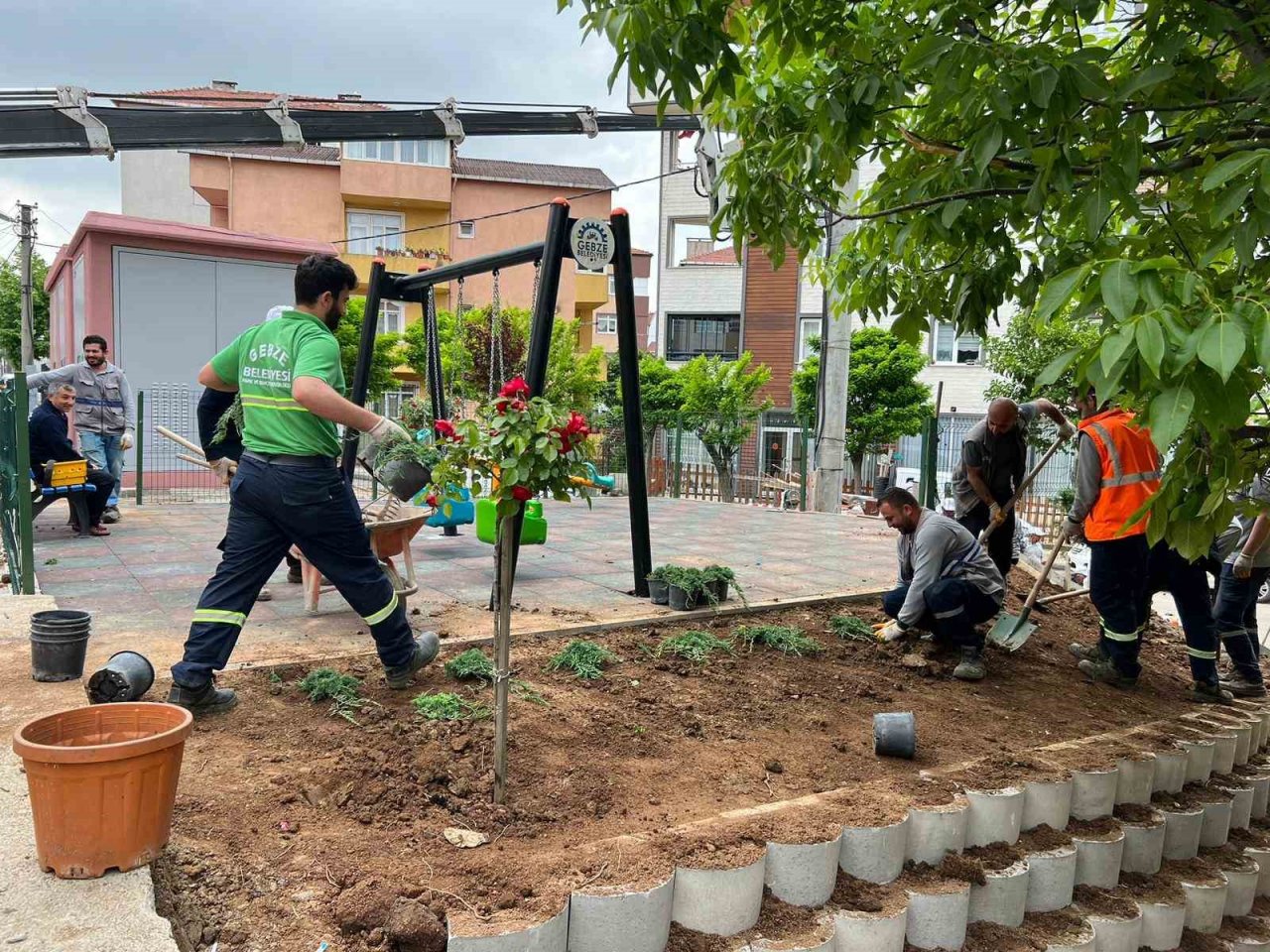 Çocuk parkının imalatı yalnızca 3 günde tamamlandı