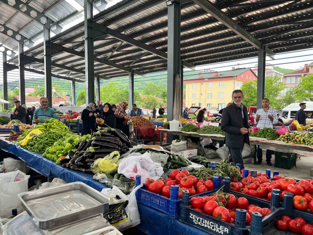 Ladik yeni pazar yerine kavuştu