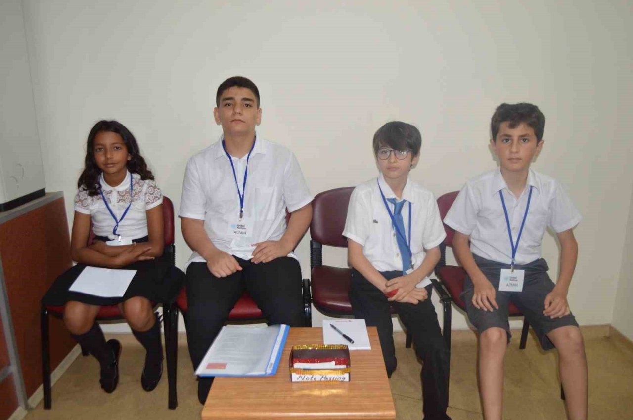 Marmaris’te öğrenciler İngilizce konferans gerçekleştirdi