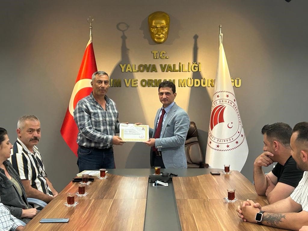 Deprem bölgesinde görev yapan personele başarı belgesi