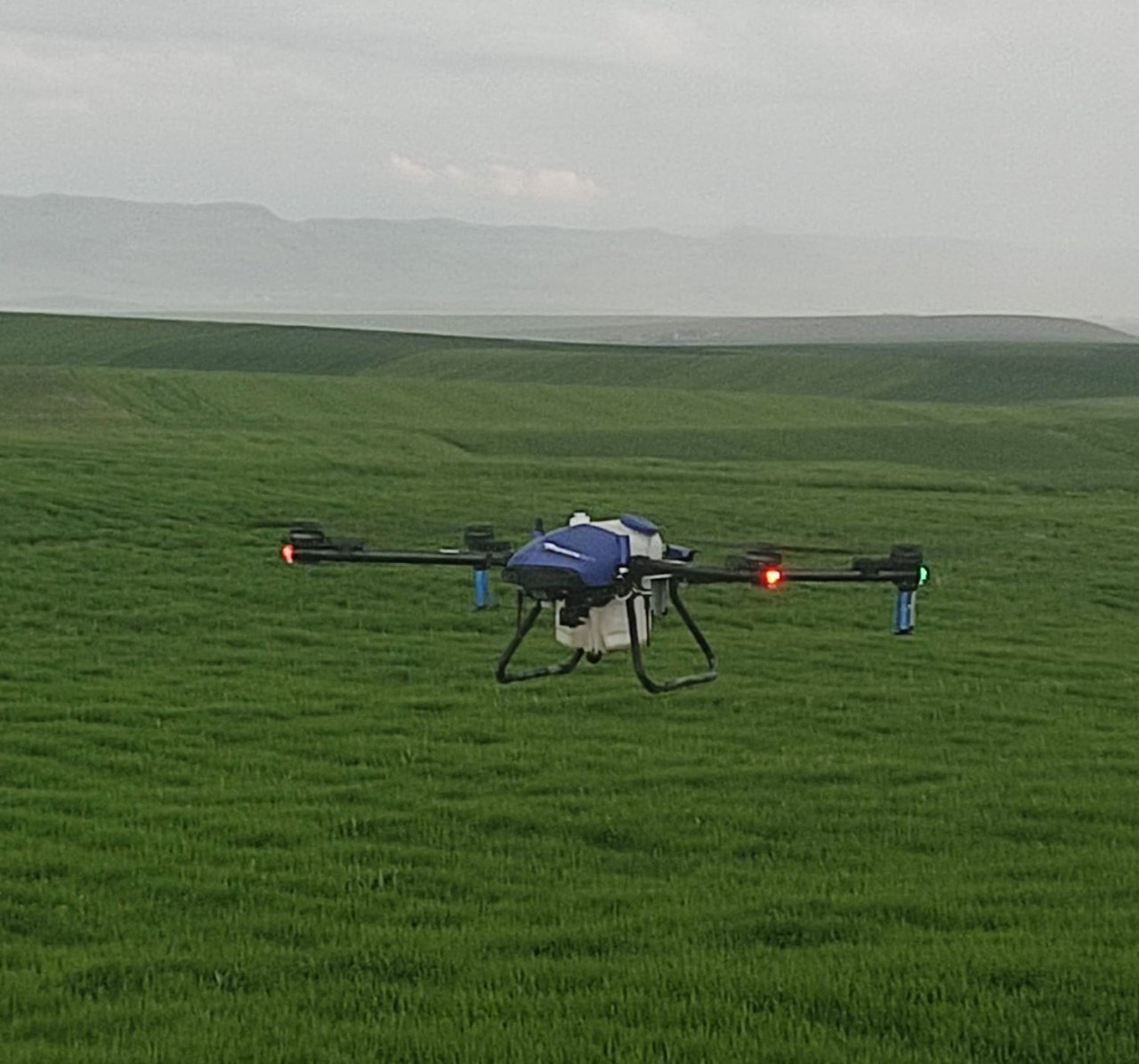 Malazgirt’te drone ile ilaçlama dönemi