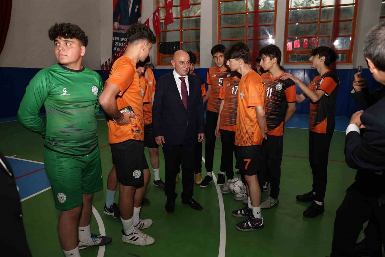 Eğitime bir tuğla da Keçiören Belediyesinden