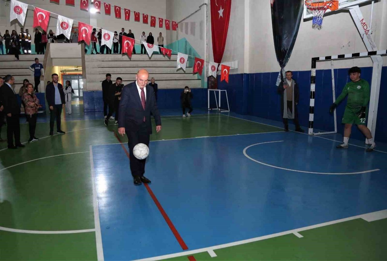 Eğitime bir tuğla da Keçiören Belediyesinden