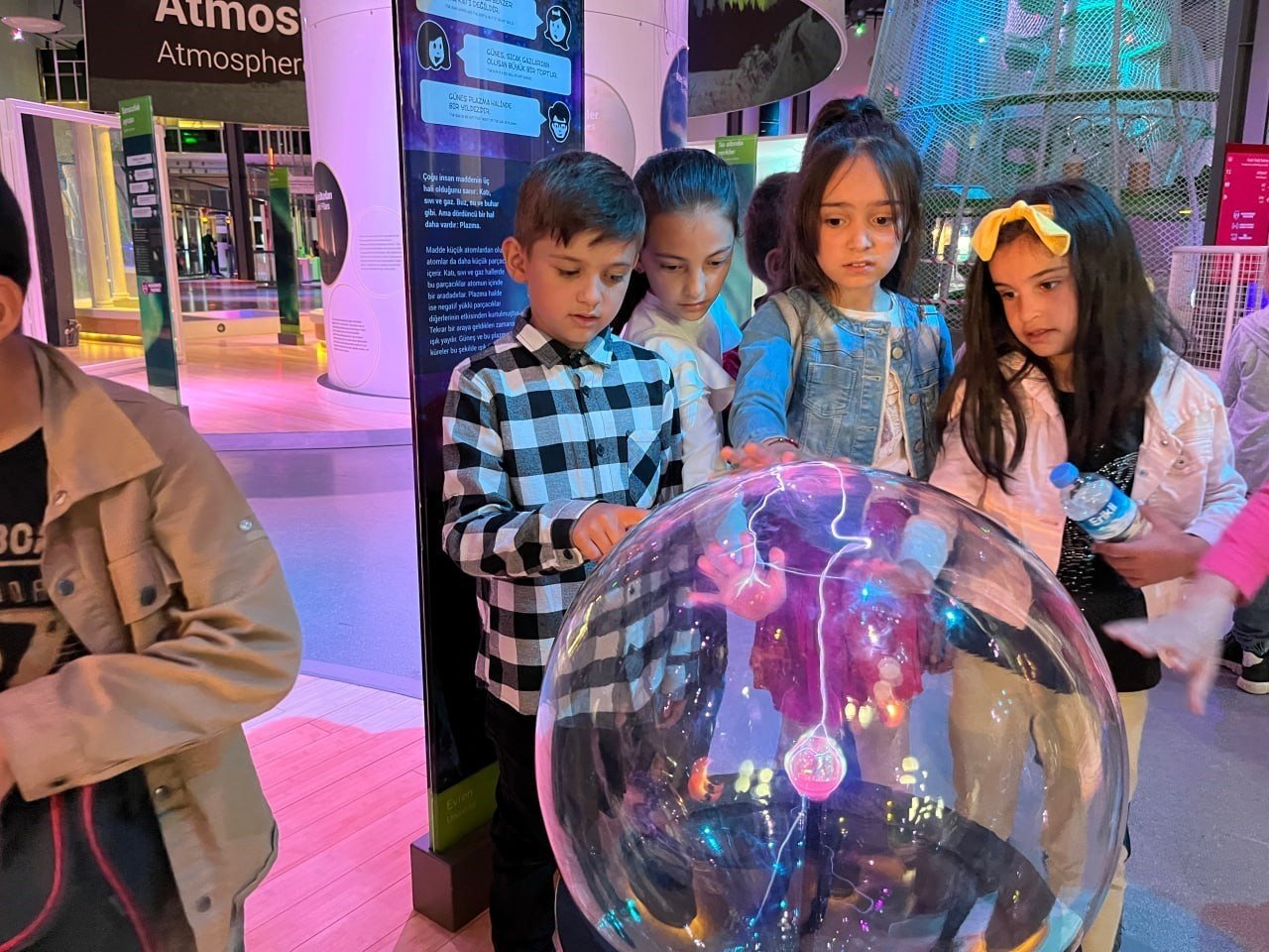 İl Milli Eğitim Müdürü verdiği sözü tuttu, öğrenciler unutulmaz bir gün yaşadı