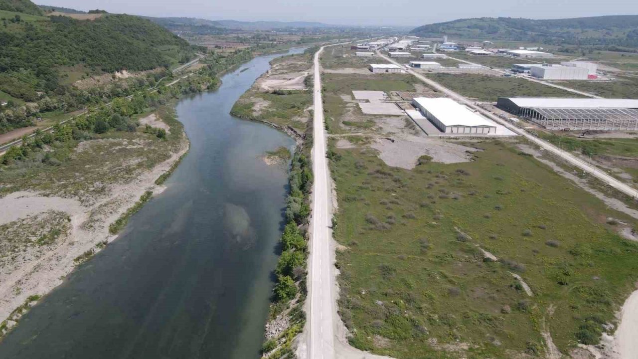 Bafra OSB’nin 5,5 kilometrelik beton yolu tamam