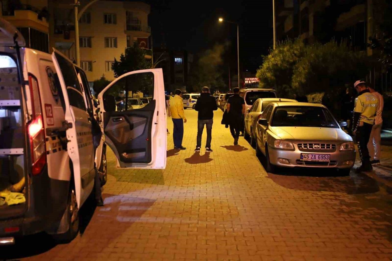 Silahla yaralama şüphelisi olay yerine dönüp teslim oldu