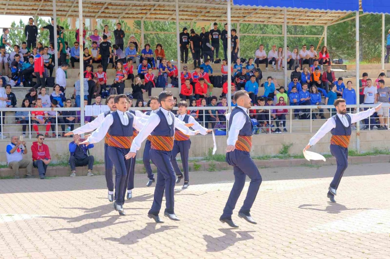 ÜNİLİG Oryantiring Türkiye Şampiyonası Sivas’ta başladı