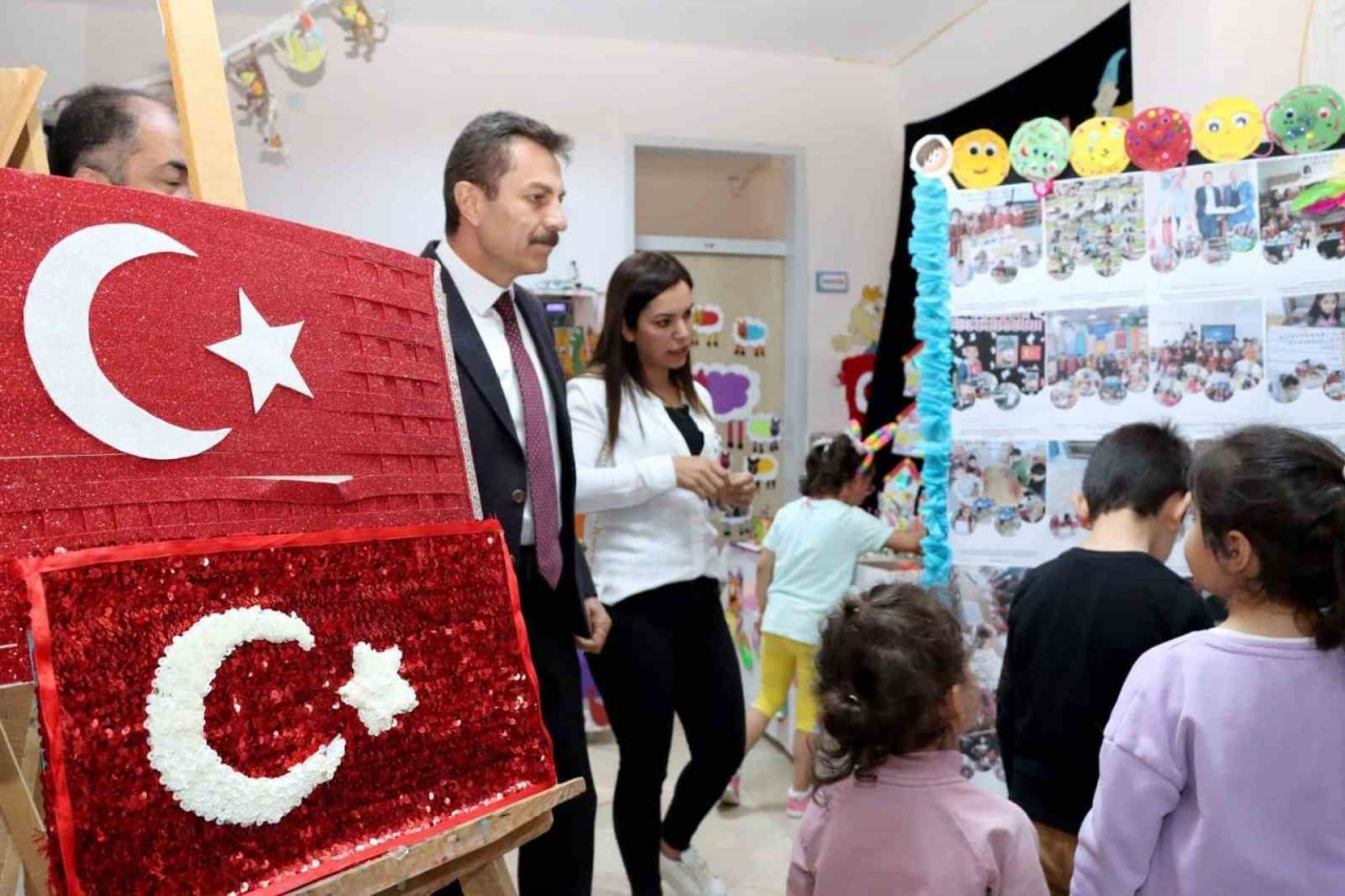 Sivas’ta minik öğrenciler sergi açtı