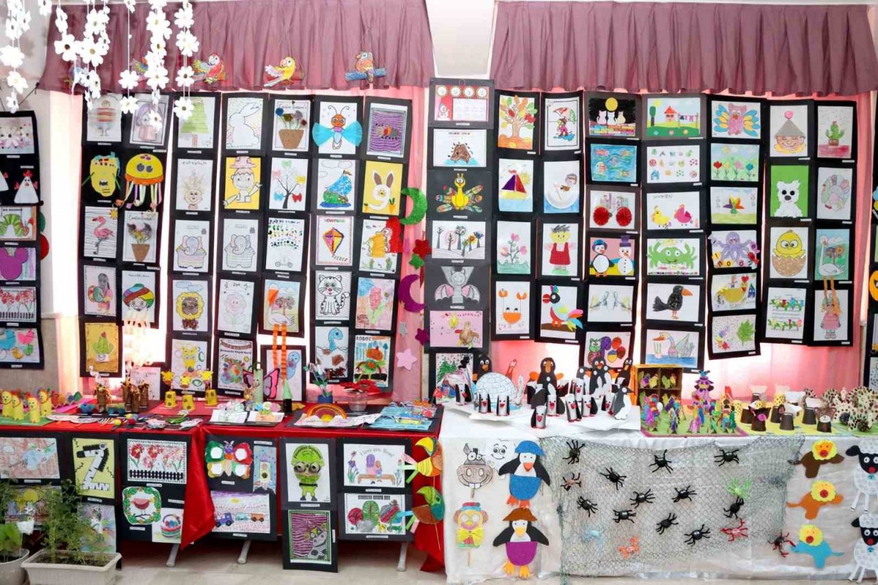 Sivas’ta minik öğrenciler sergi açtı