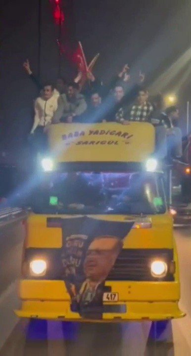 Sultangazili gençler Cumhurbaşkanı Erdoğan için adağını yerine getirdi